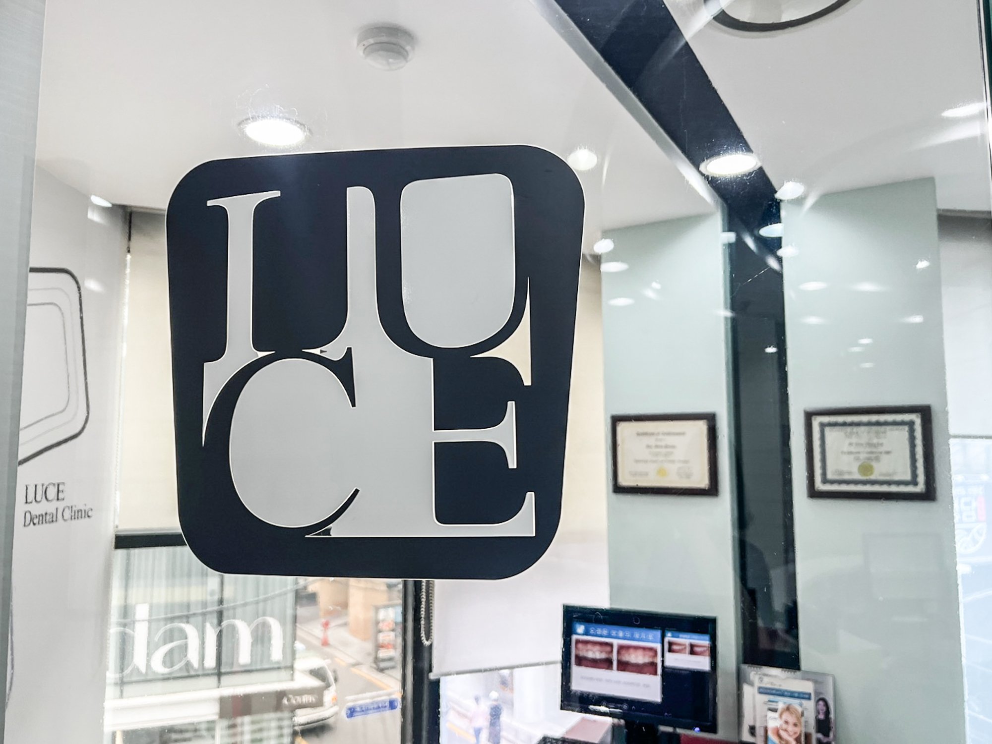 강남 라미네이트 치아색 자연스러운 곳