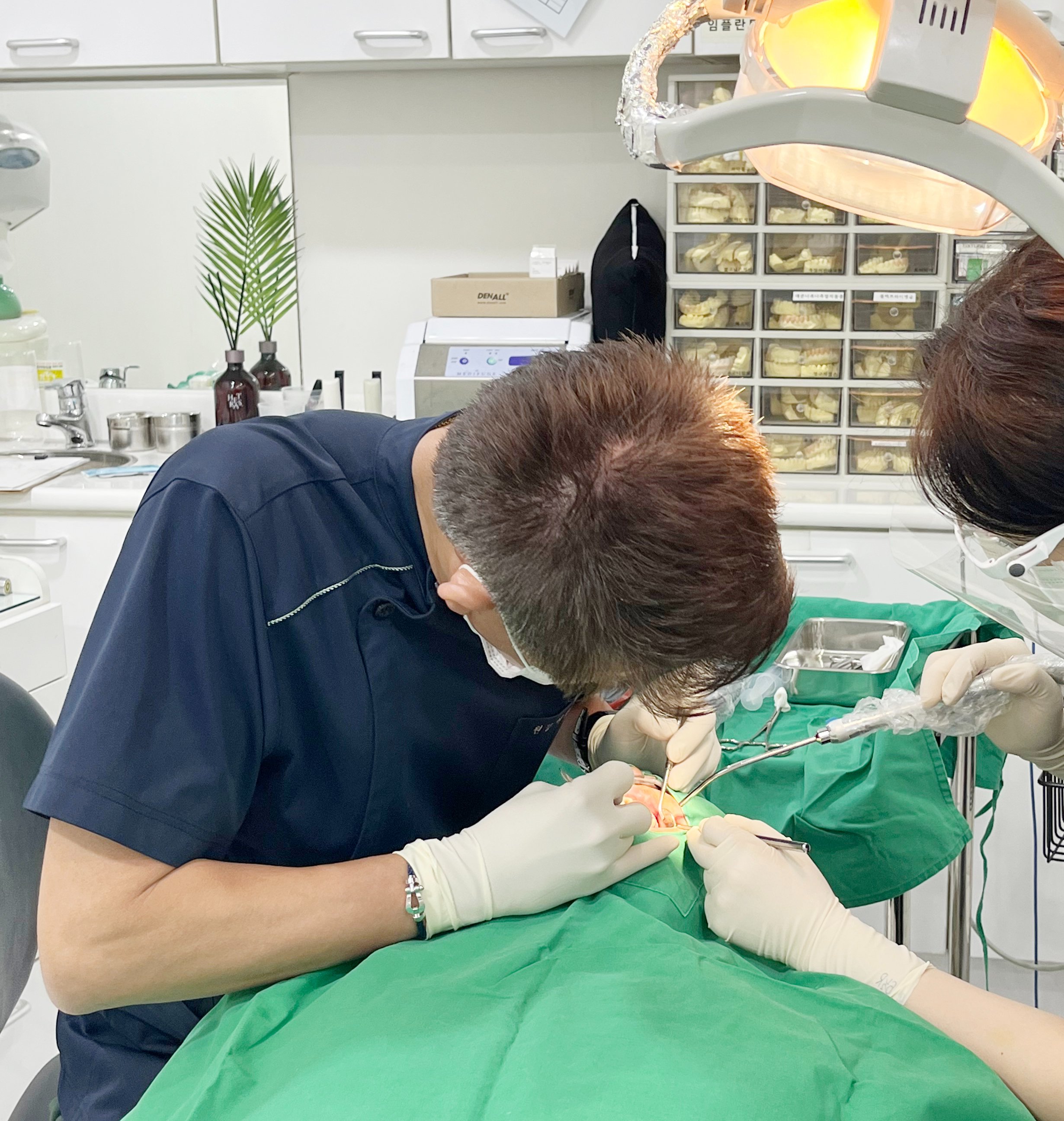 강남 임플란트 후기 많은 치과